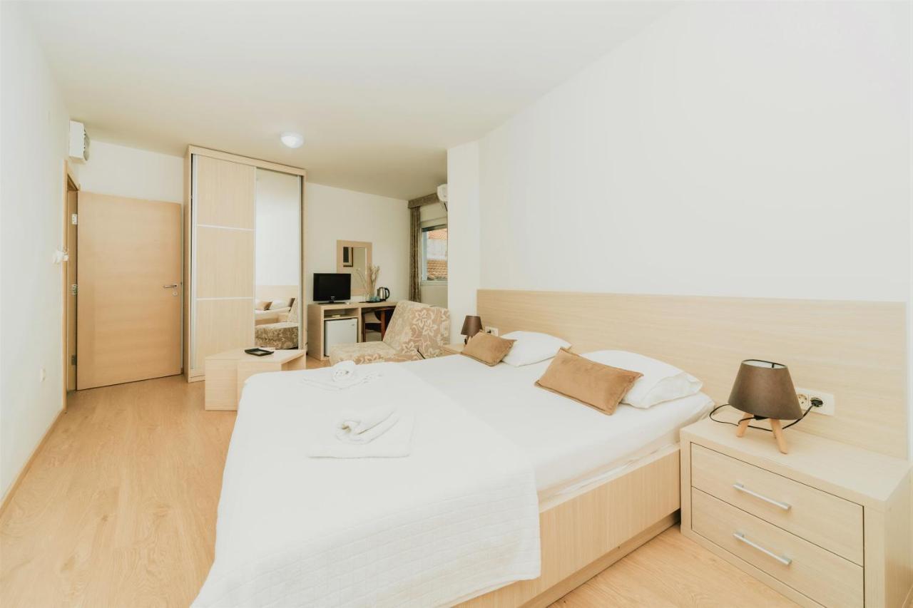 Guesthouse Radjen スヴェティ・ステファン エクステリア 写真